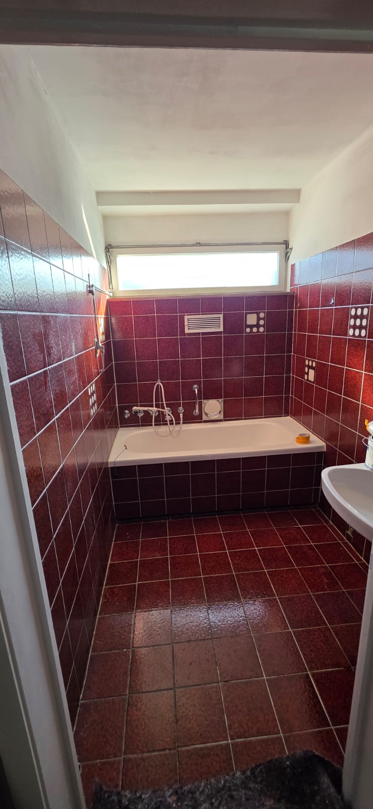 Vorher: Badezimmer Fliesen anstrich Göppingen – Maler Wildstein