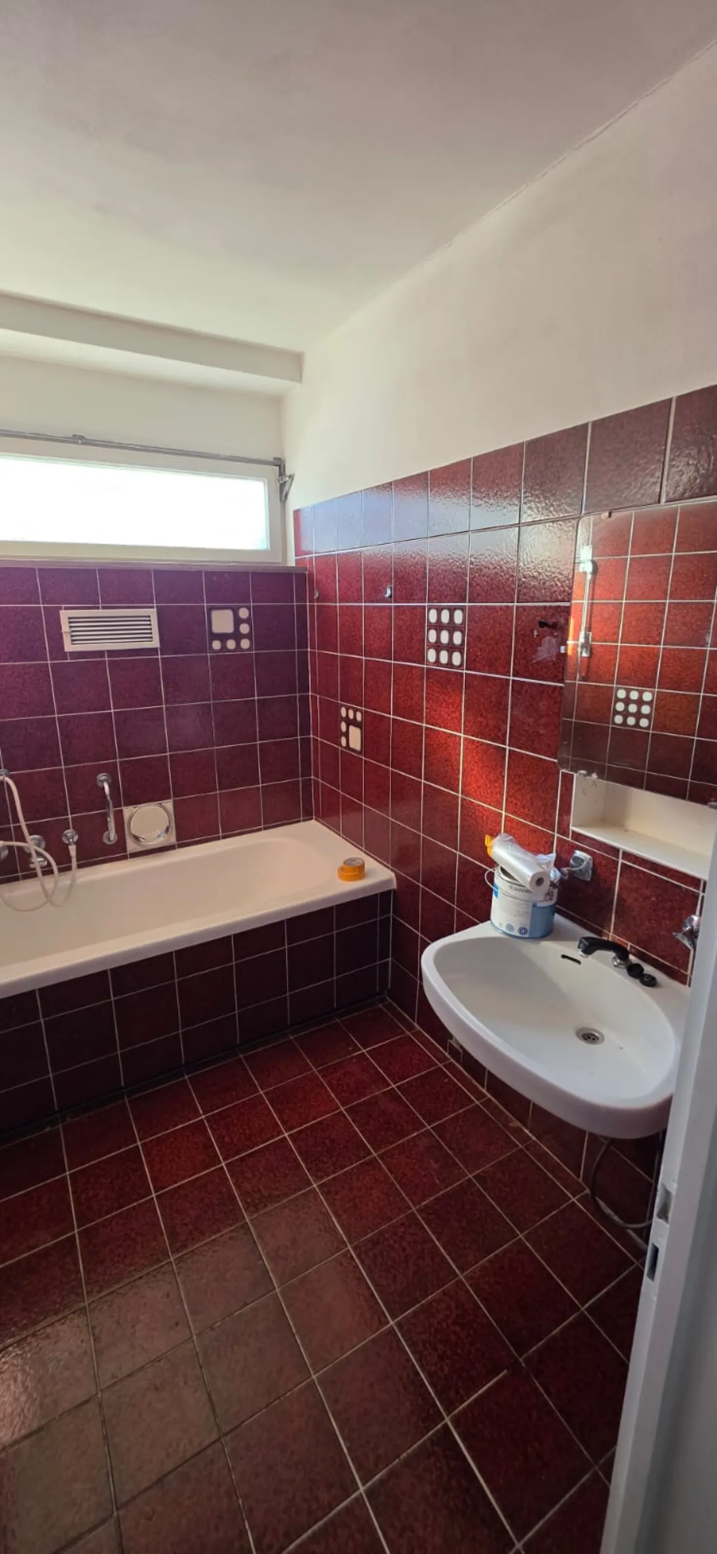 Vorher: Badezimmer Komplettsanierung Göppingen – Maler Wildstein