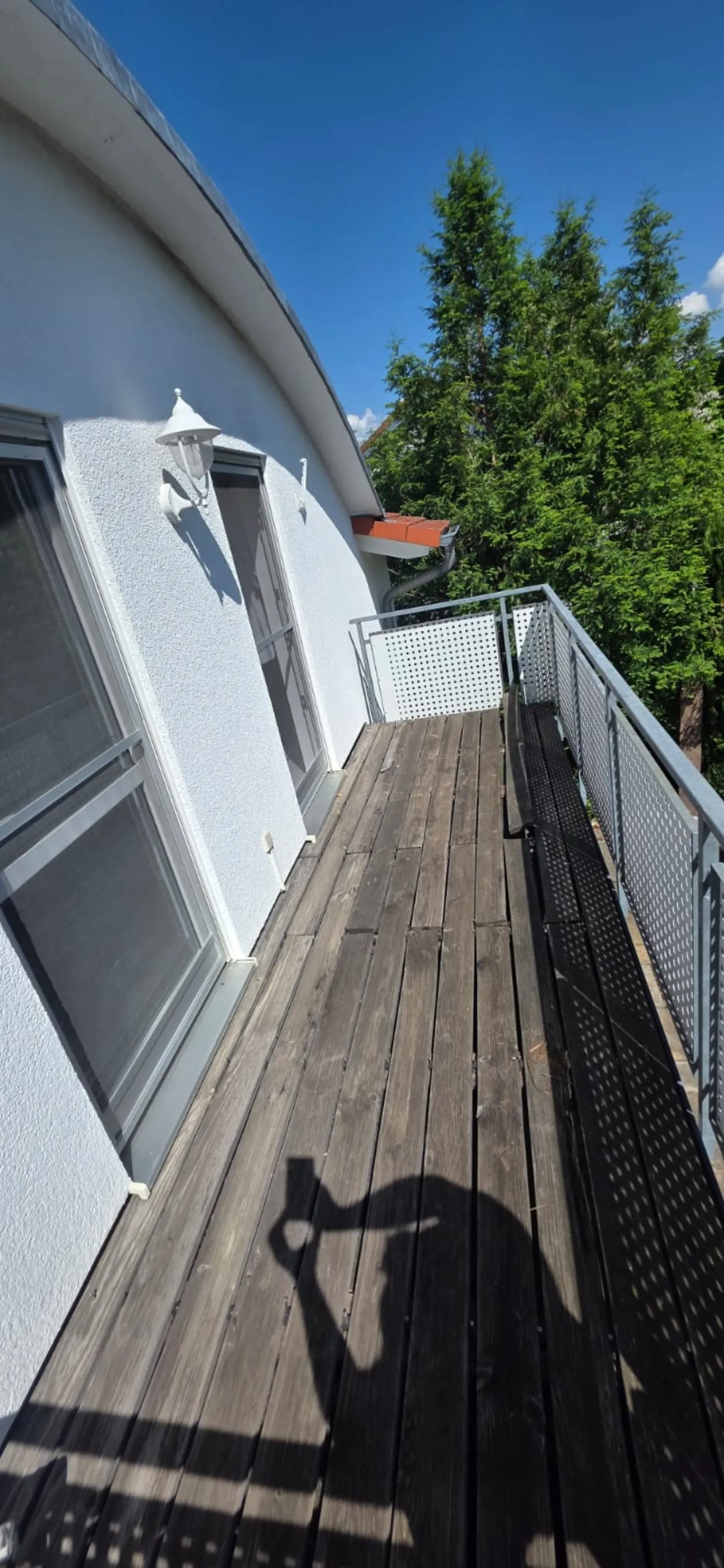 Vorher: Balkon Bodenbelag verlegt Göppingen – Maler Wildstein