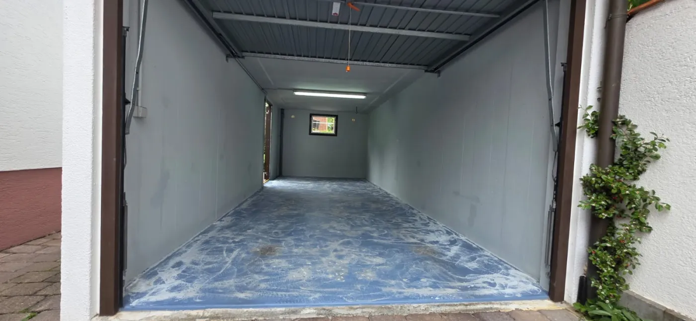 Vorher: Garagenboden Bodenbeschichtung Göppingen – Maler Wildstein